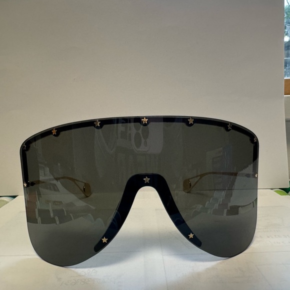 Gucci Mask Frame sunglasses - Picture 10 of 14